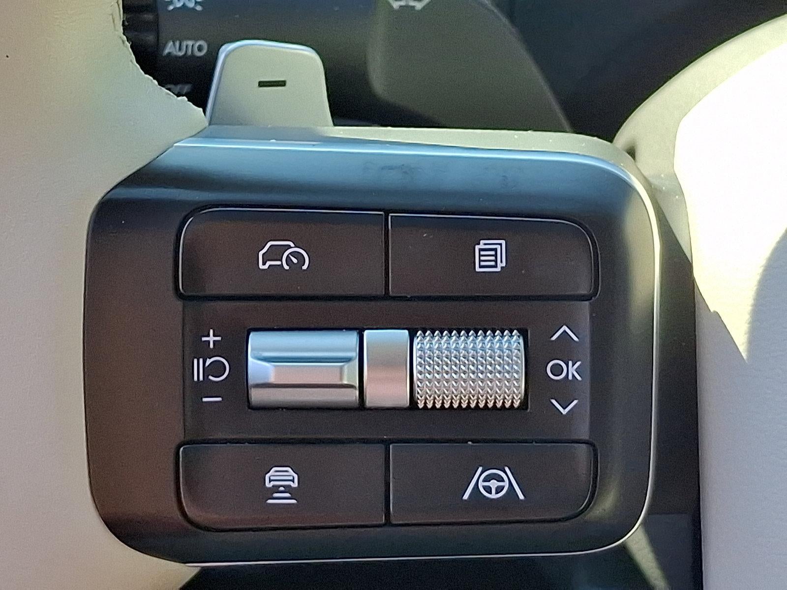2025 Hyundai SANTA FE SE