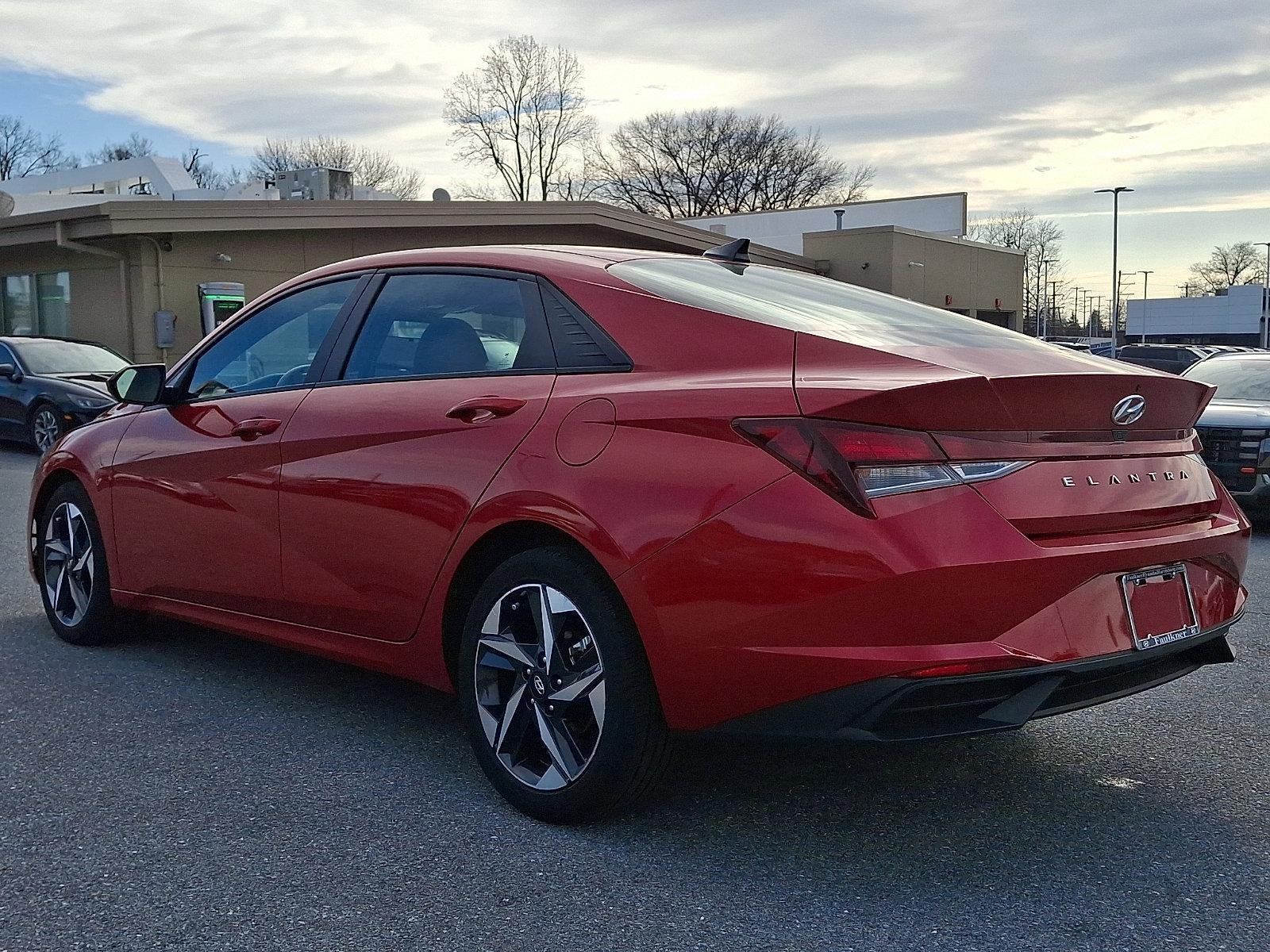 2023 Hyundai ELANTRA SEL