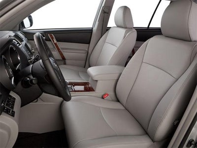 2013 Toyota Highlander SE