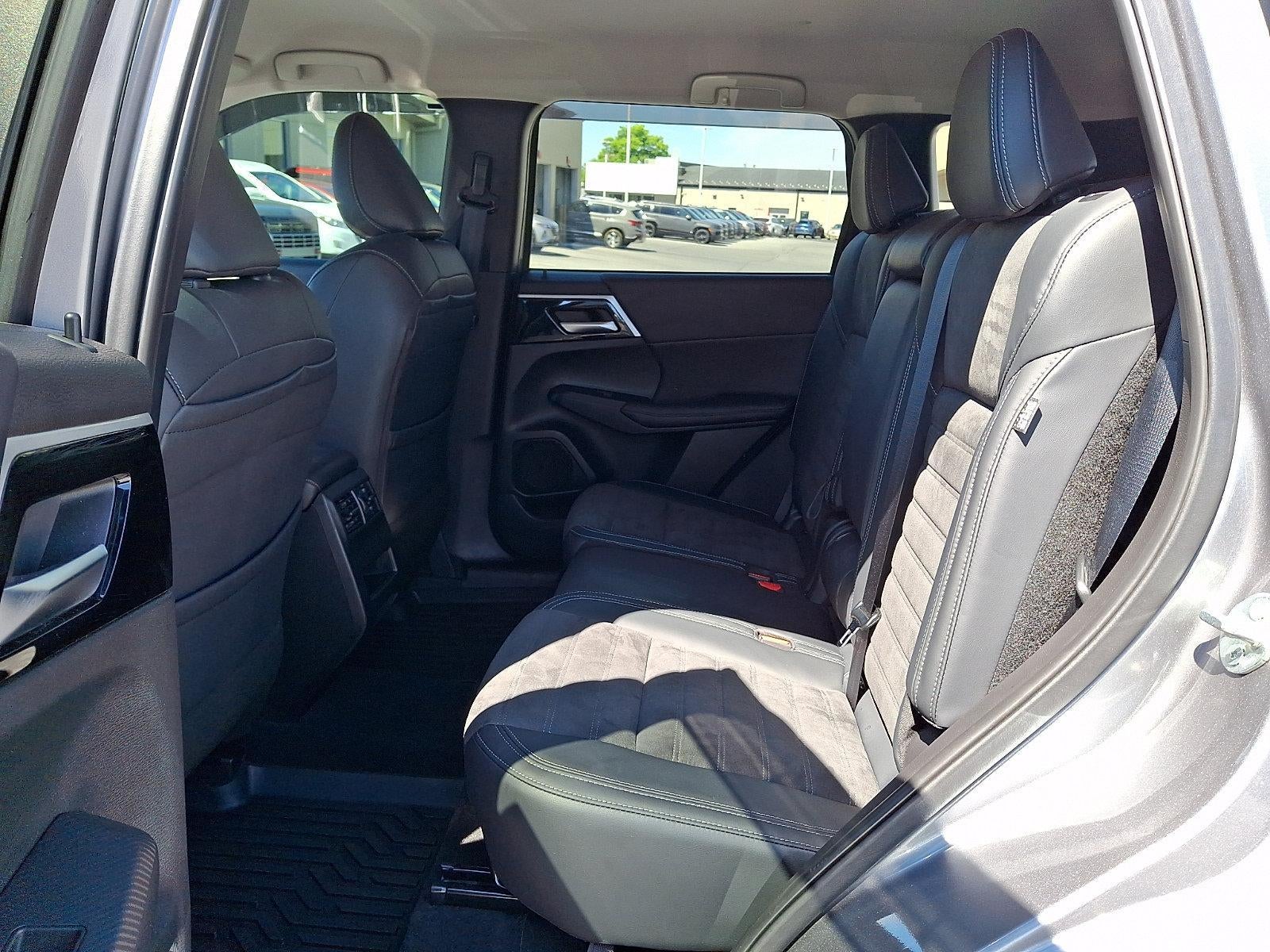 2024 Mitsubishi Outlander SE