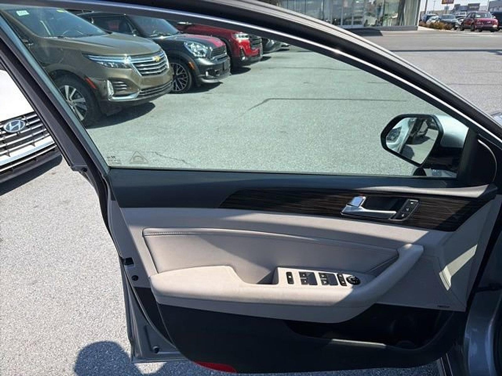 2016 Hyundai SONATA Hybrid Limited