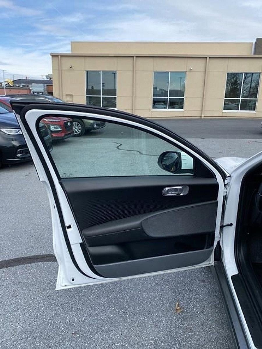 2024 Hyundai IONIQ 6 SE